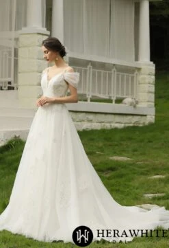 Robe De Mariée Romantique En Dentelle Pailletée à Manches Courtes -Soiree Blanche Boutique f888507cc5