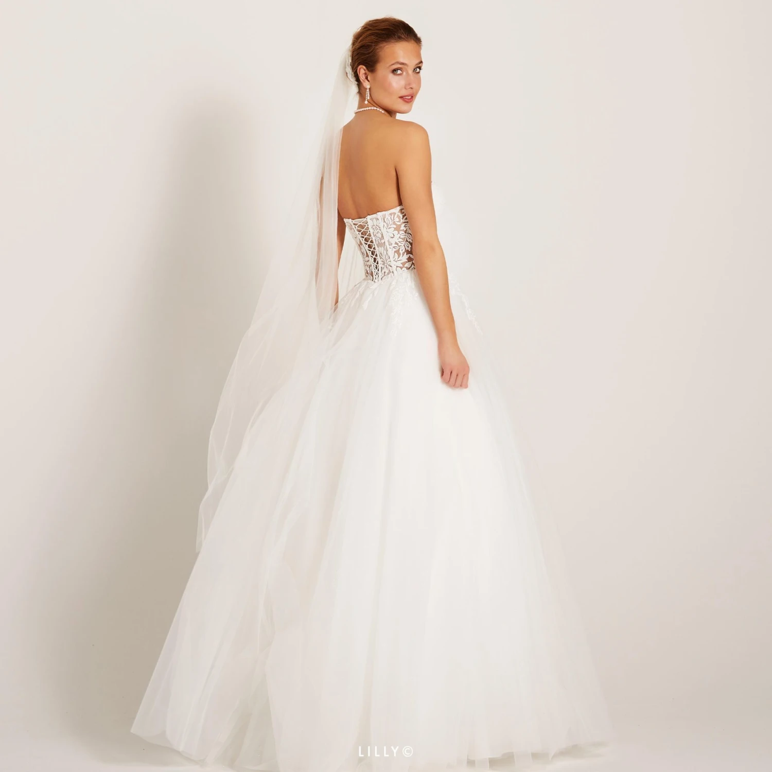 Robe De Mariée Epaule Dénudée Blanche Robe De Mariée Epaule Dénudée Blanche -Soiree Blanche Boutique tmpf 4v b40