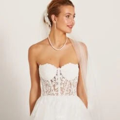 Robe De Mariée Epaule Dénudée Blanche 4 Robe De Mariée Epaule Dénudée Blanche -Soiree Blanche Boutique tmpzivlv9io