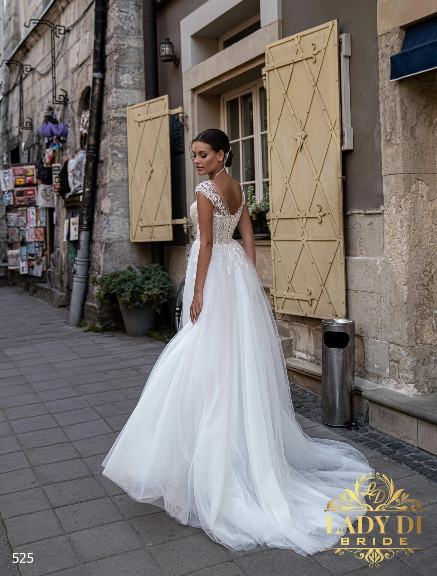 Robe De Mariée A Paillette Et Dentelle Florale Robe De Mariée A Paillette Et Dentelle Florale -Soiree Blanche Boutique wholesale Wedding dress Lady Di Bride 525 2 scaled 1