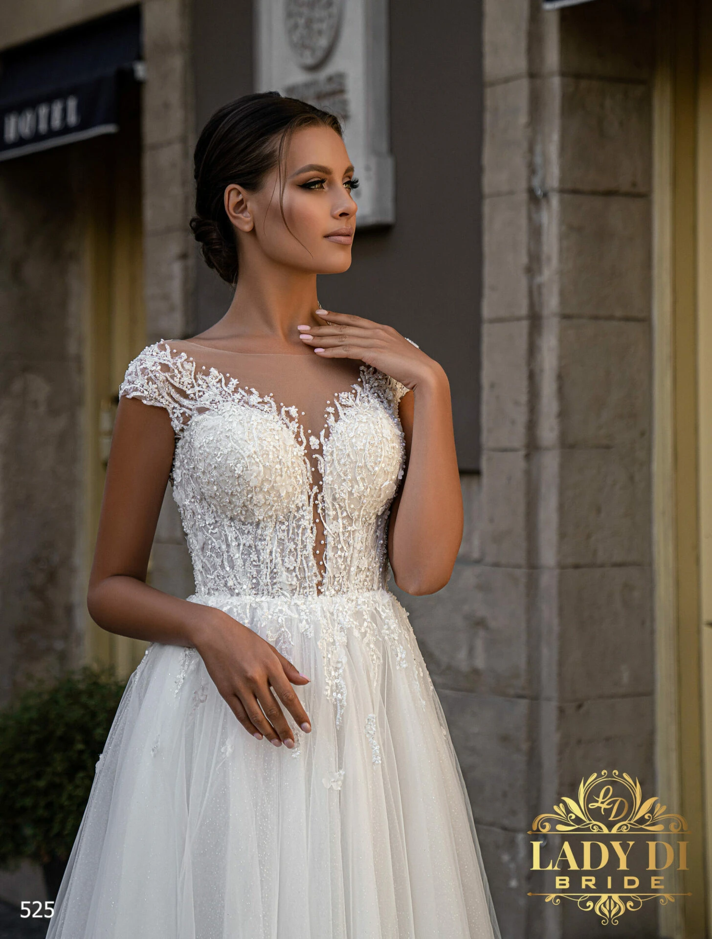Robe De Mariée A Paillette Et Dentelle Florale Robe De Mariée A Paillette Et Dentelle Florale -Soiree Blanche Boutique wholesale Wedding dress Lady Di Bride 525 3 scaled 1